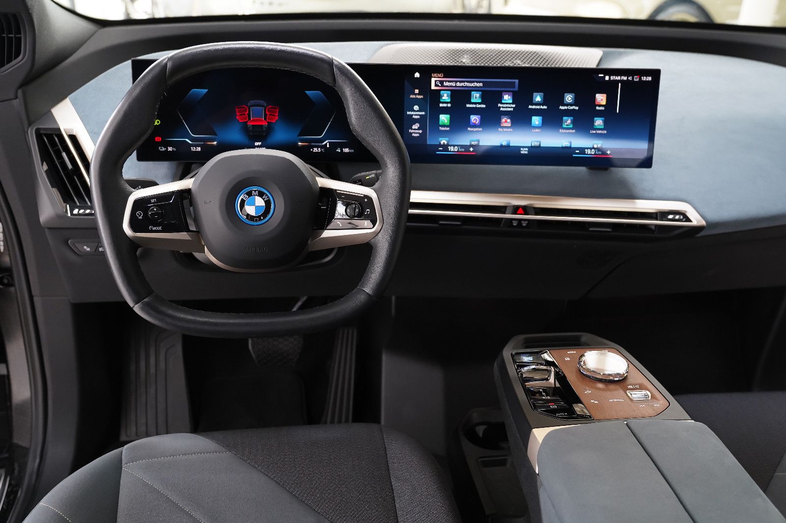 BMW iX iX Pano Sky M Soport Laser B&amp;W AHK Driv Prof