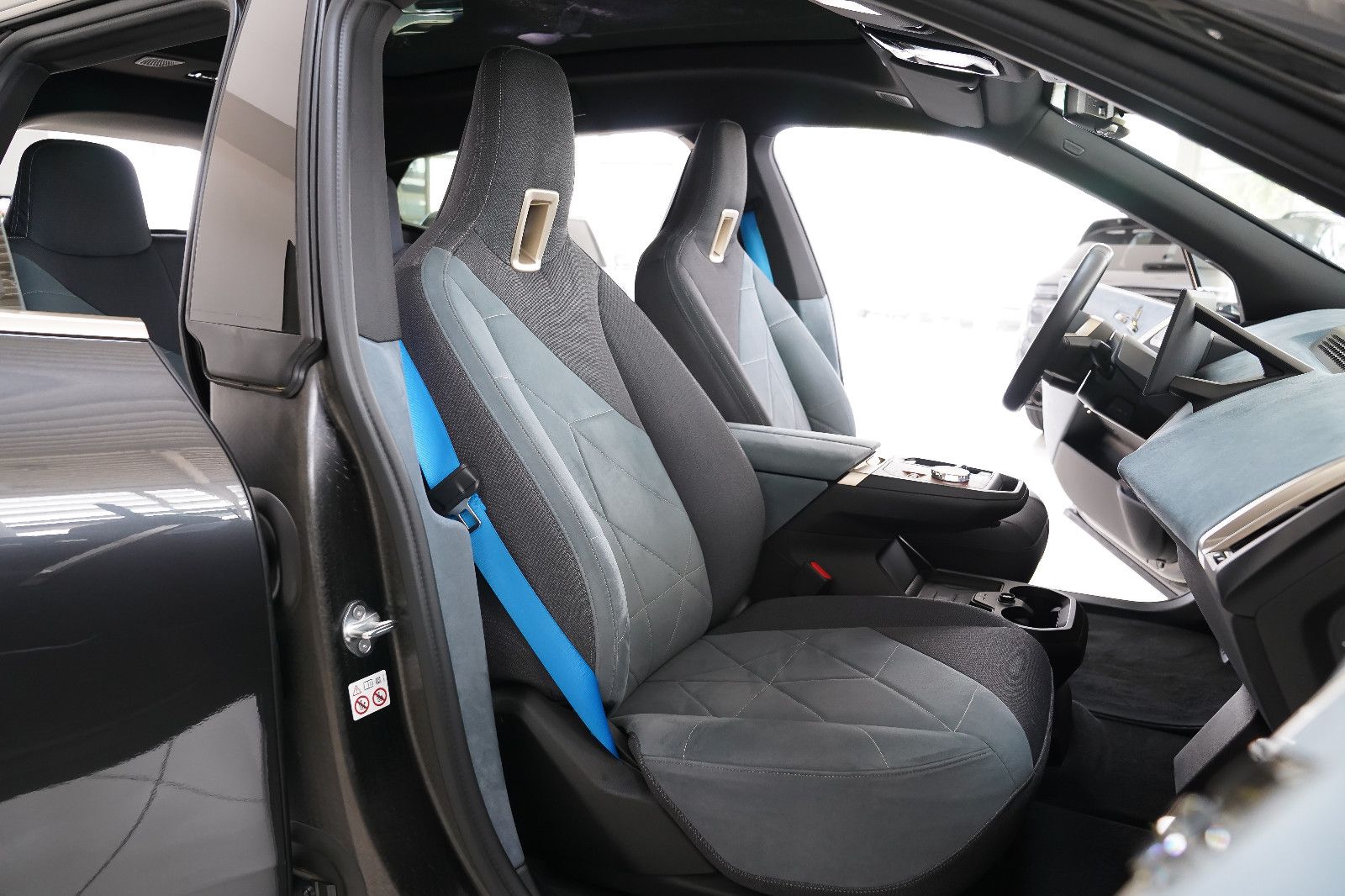 BMW iX iX Pano Sky M Soport Laser B&amp;W AHK Driv Prof