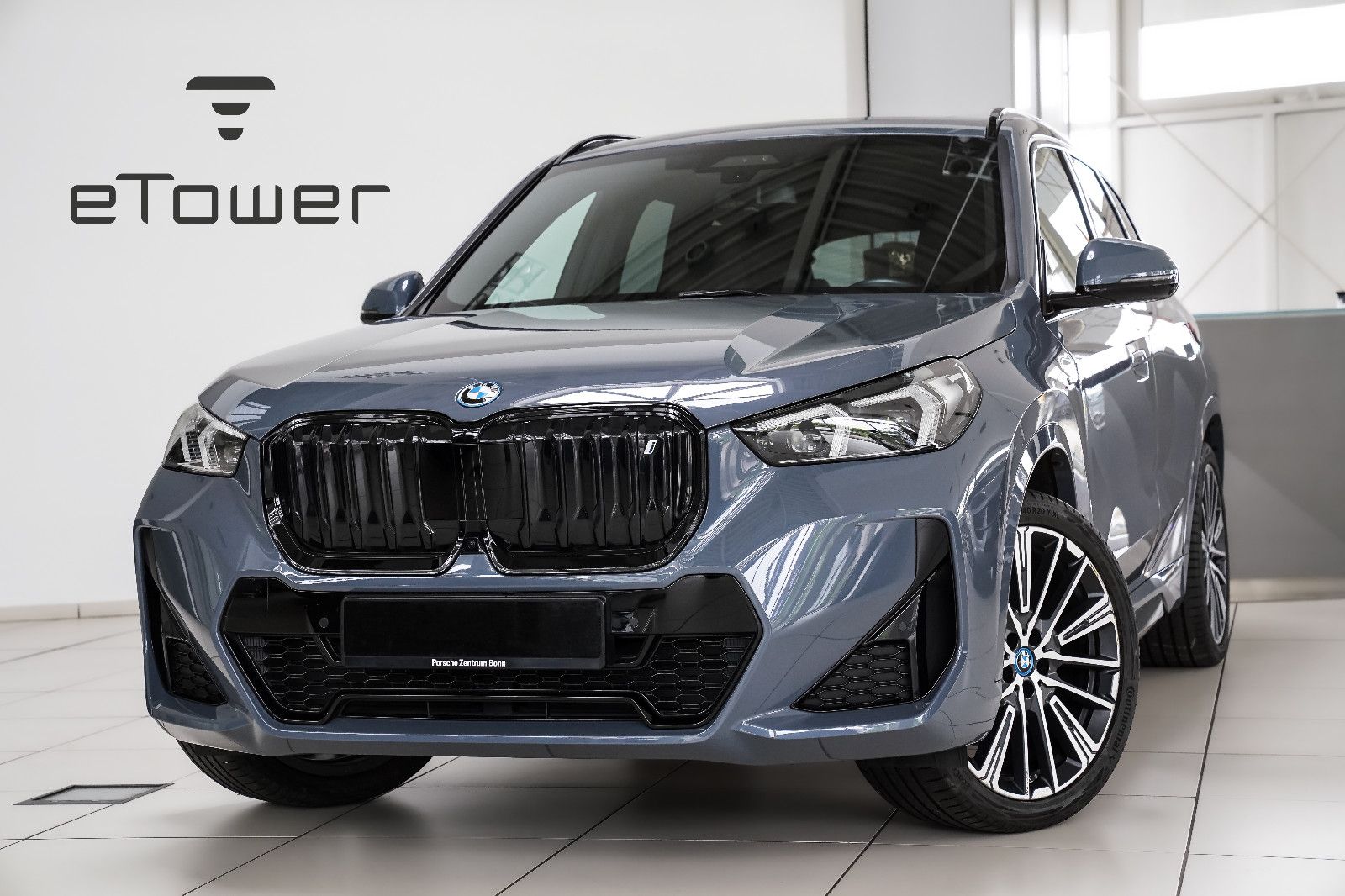 BMW iX1 iX1 30 xDrive M Sportpaket Pano HUD AHK 360