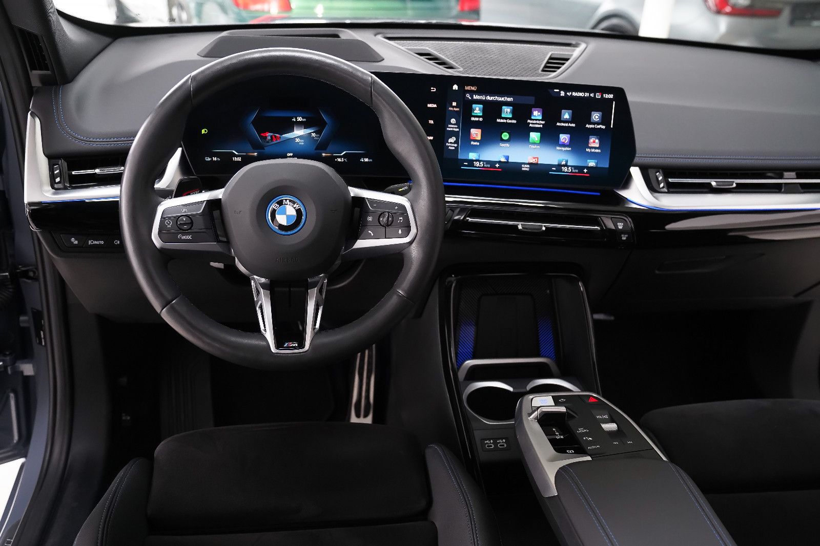 BMW iX1 iX1 30 xDrive M Sportpaket Pano HUD AHK 360