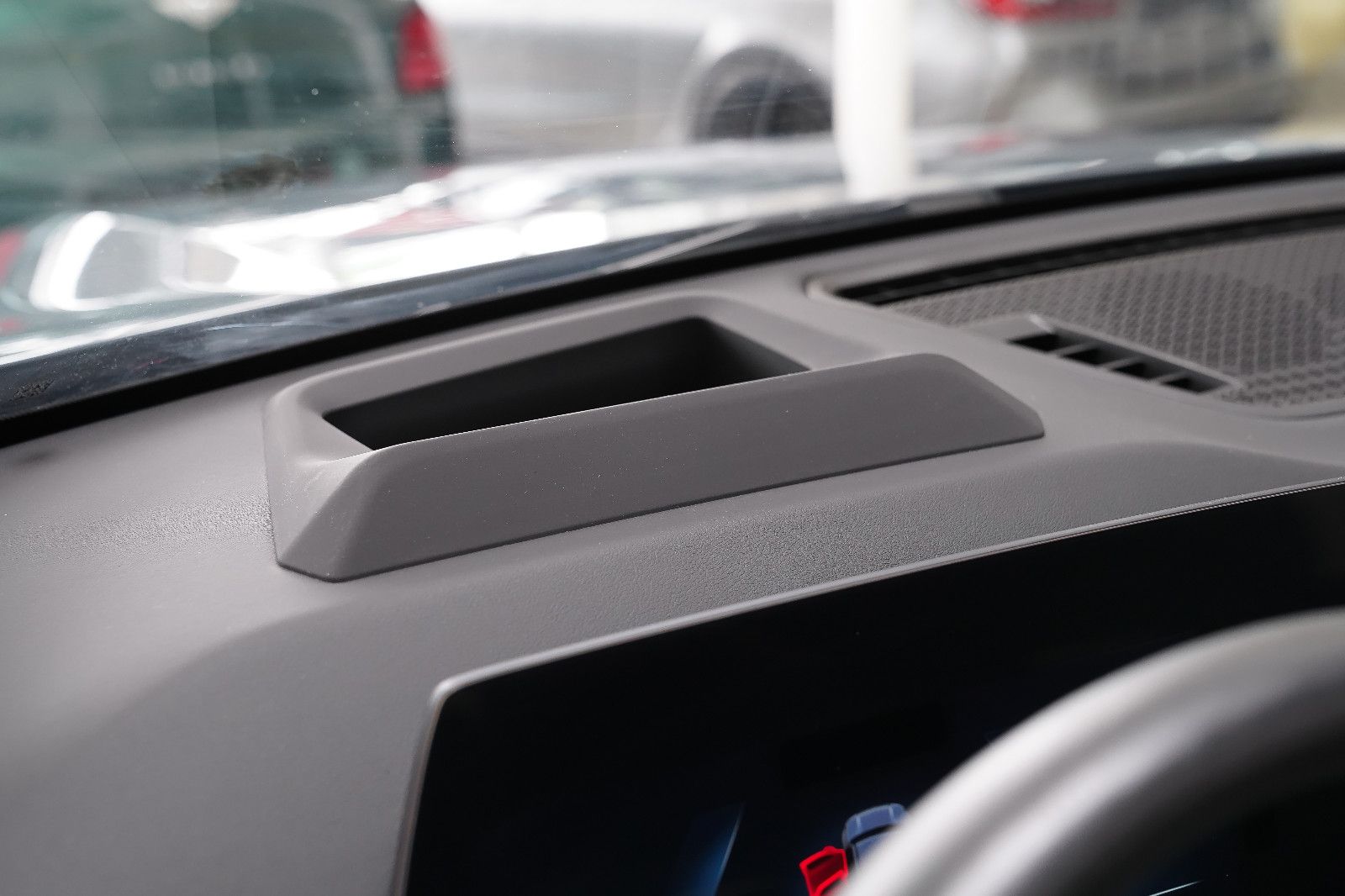 BMW iX1 iX1 30 xDrive M Sportpaket Pano HUD AHK 360