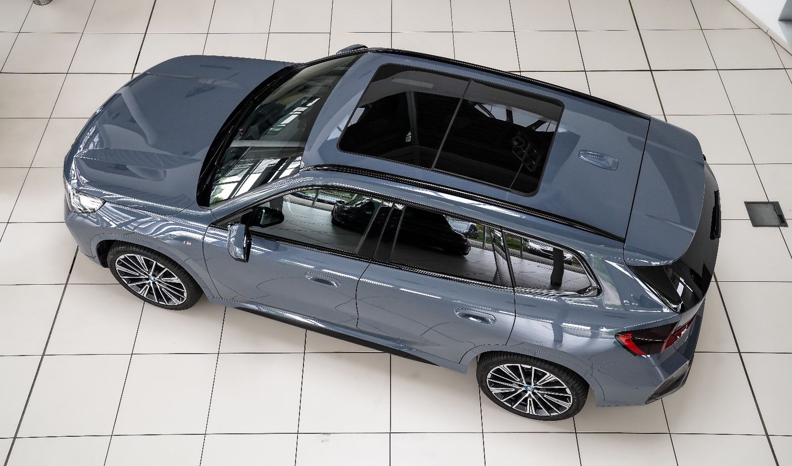 BMW iX1 iX1 30 xDrive M Sportpaket Pano HUD AHK 360