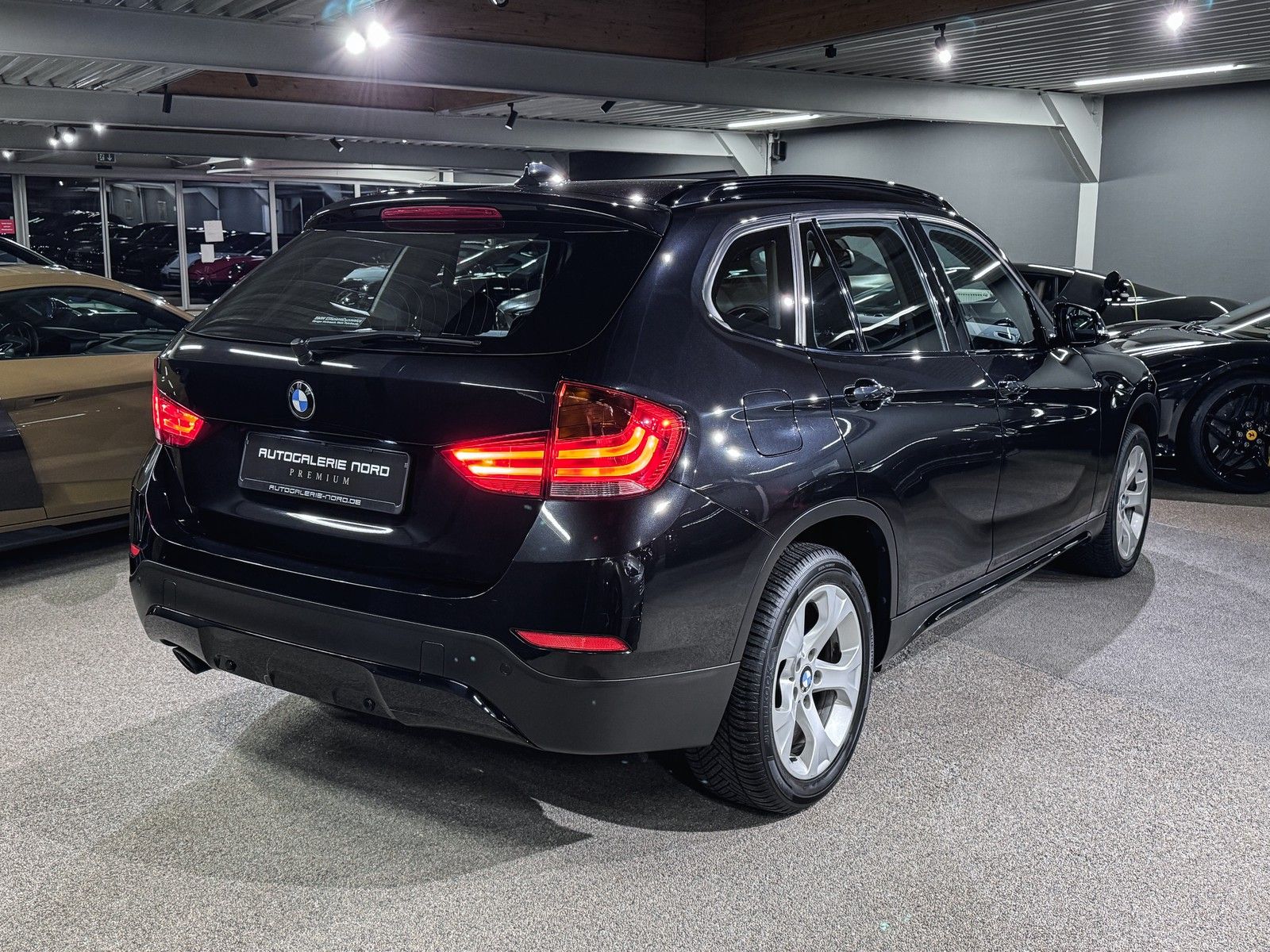 BMW X1 X1 xDrive 18d Bi-Xenon+Navi+PDC+ShadowLine