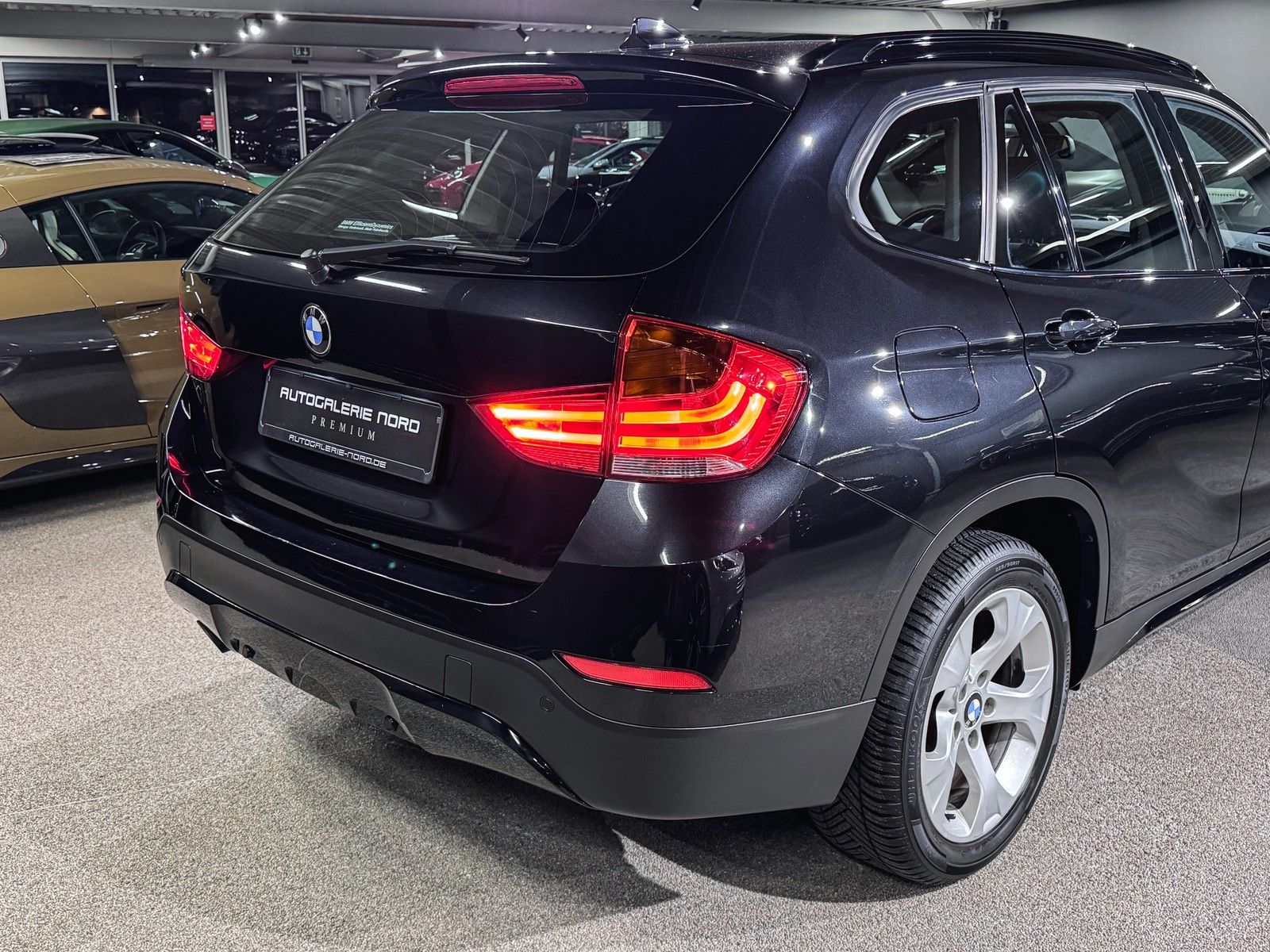 BMW X1 X1 xDrive 18d Bi-Xenon+Navi+PDC+ShadowLine