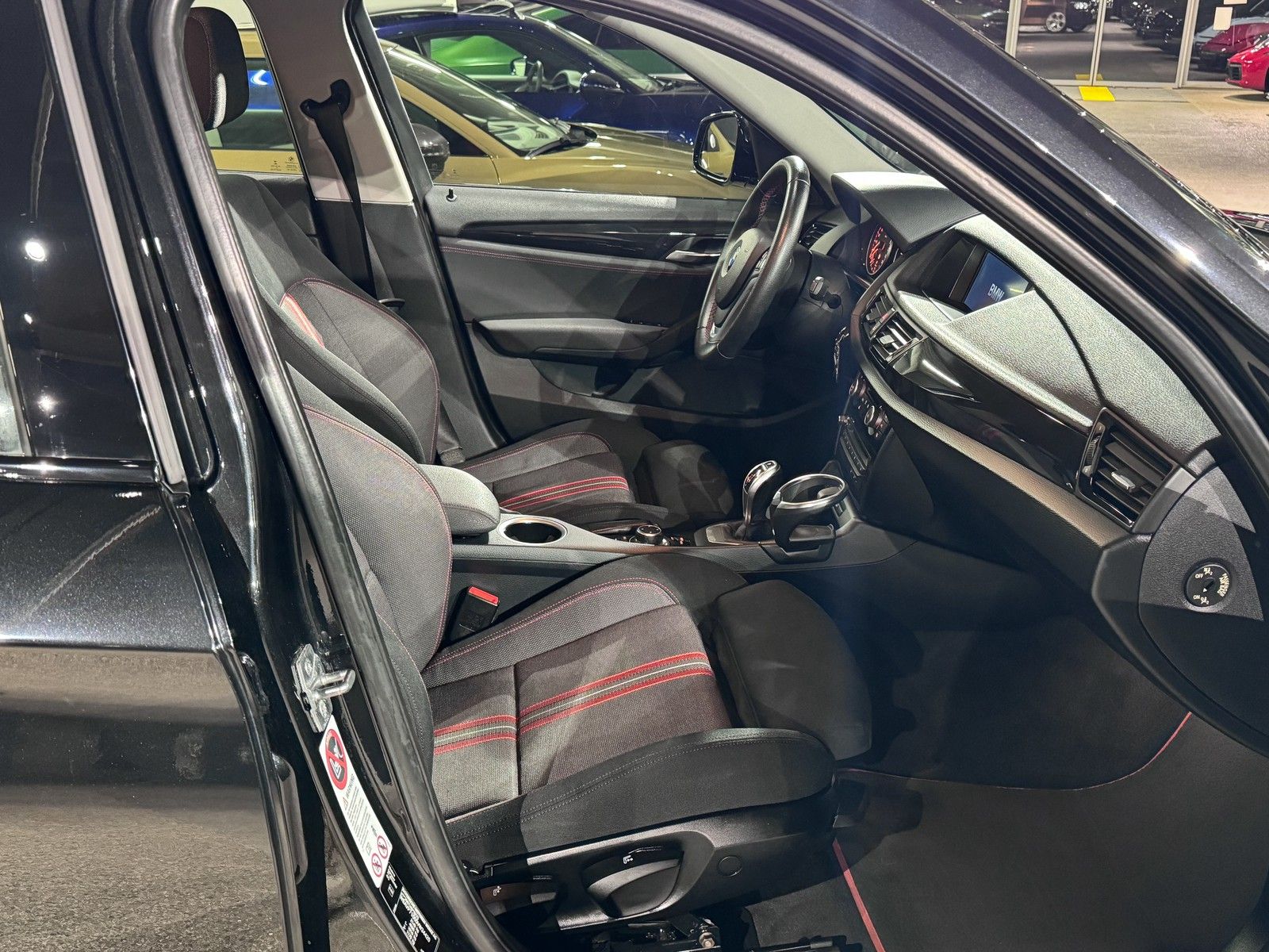 BMW X1 X1 xDrive 18d Bi-Xenon+Navi+PDC+ShadowLine