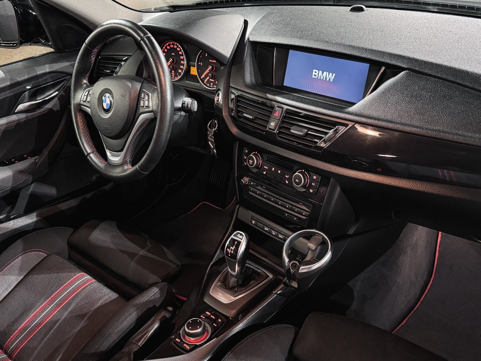 BMW X1 X1 xDrive 18d Bi-Xenon+Navi+PDC+ShadowLine