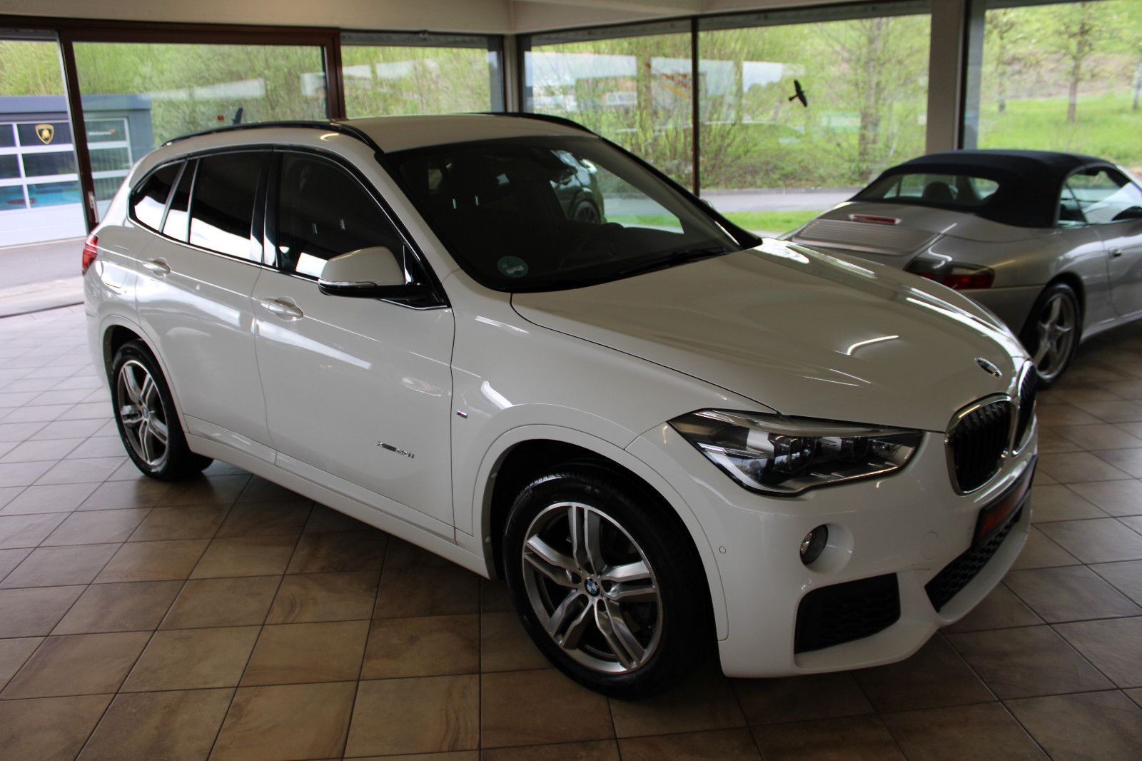 BMW X1 X1 xDrive 20 i M Sport *Automatik+M-Paket*