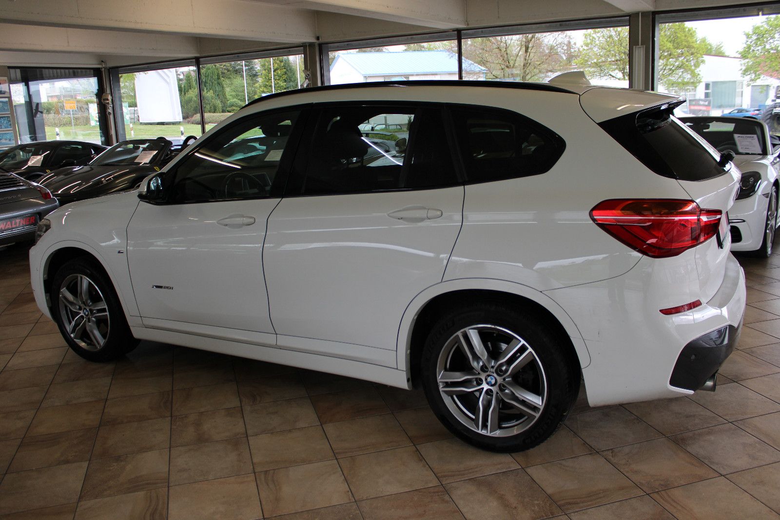 BMW X1 X1 xDrive 20 i M Sport *Automatik+M-Paket*