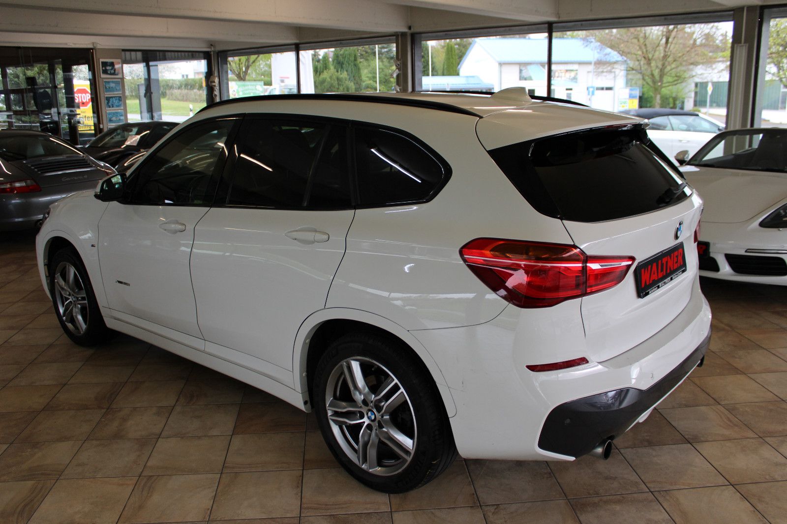 BMW X1 X1 xDrive 20 i M Sport *Automatik+M-Paket*