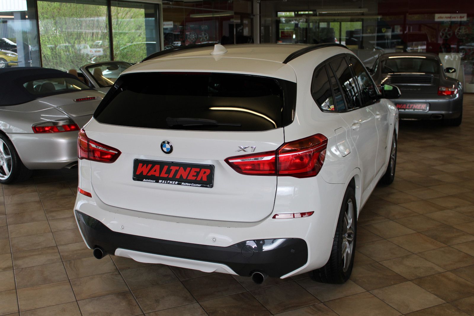 BMW X1 X1 xDrive 20 i M Sport *Automatik+M-Paket*