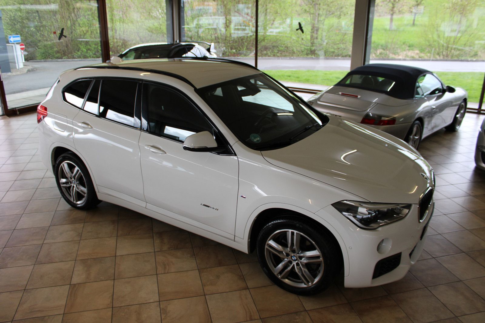 BMW X1 X1 xDrive 20 i M Sport *Automatik+M-Paket*