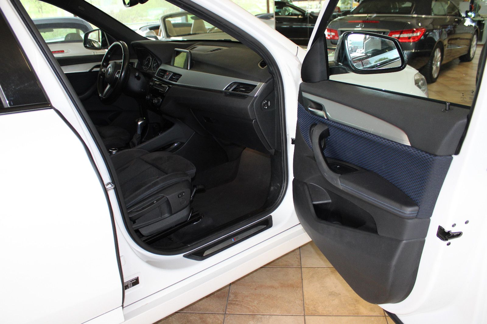BMW X1 X1 xDrive 20 i M Sport *Automatik+M-Paket*