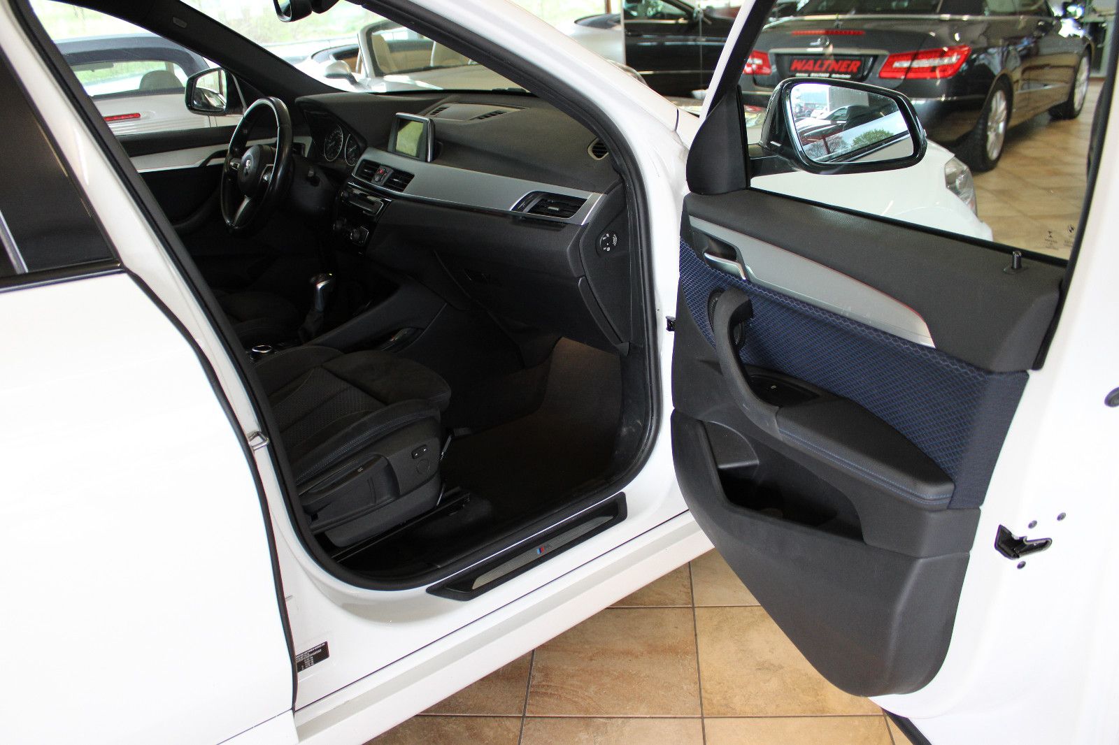 BMW X1 X1 xDrive 20 i M Sport *Automatik+M-Paket*