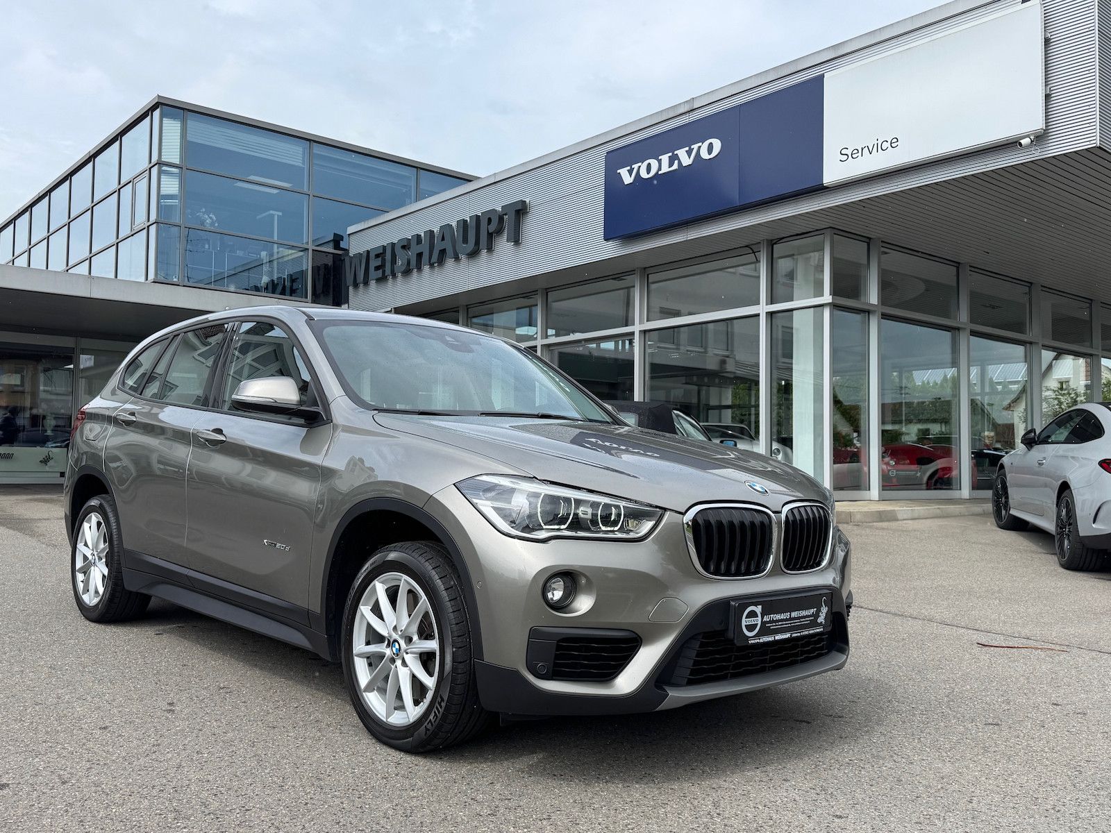 BMW X1 X1 xDrive*AWD*Advantage*AHK*LED*Pano*Keyless*PDC