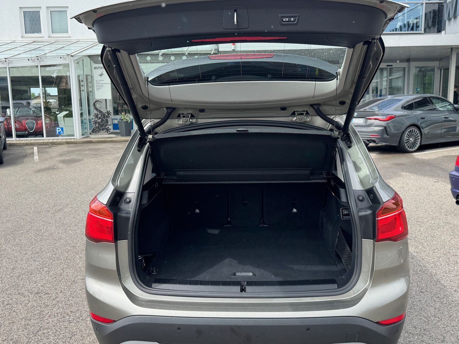 BMW X1 X1 xDrive*AWD*Advantage*AHK*LED*Pano*Keyless*PDC