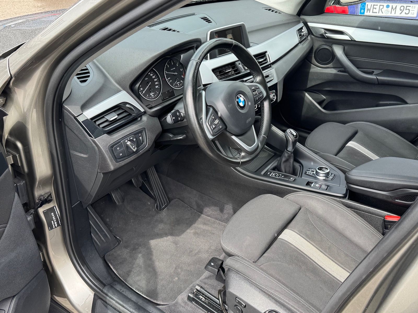 BMW X1 X1 xDrive*AWD*Advantage*AHK*LED*Pano*Keyless*PDC