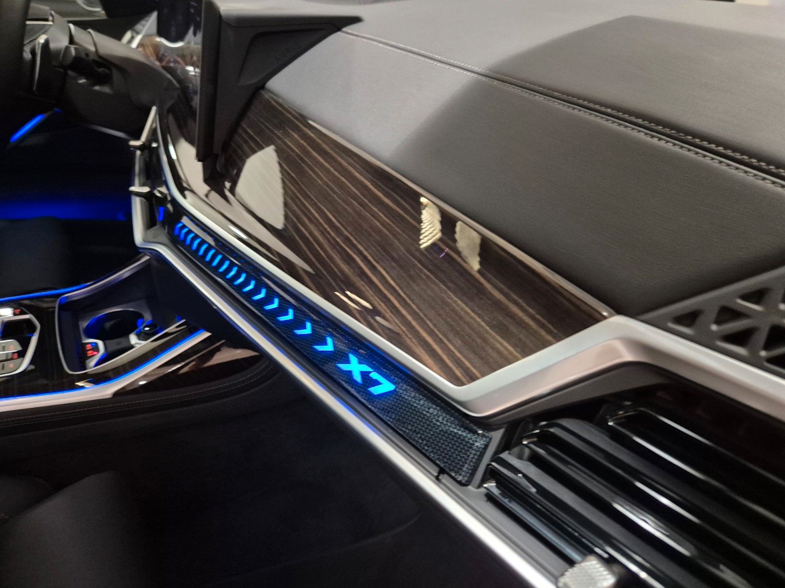 BMW X7 X7 xDrive 40 d/HUD/Pano/AHK/Softclose/7Sitze/LED