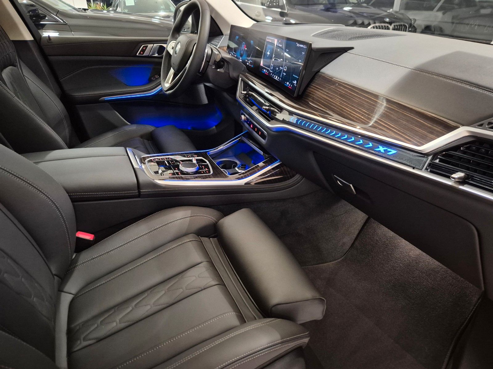 BMW X7 X7 xDrive 40 d/HUD/Pano/AHK/Softclose/7Sitze/LED