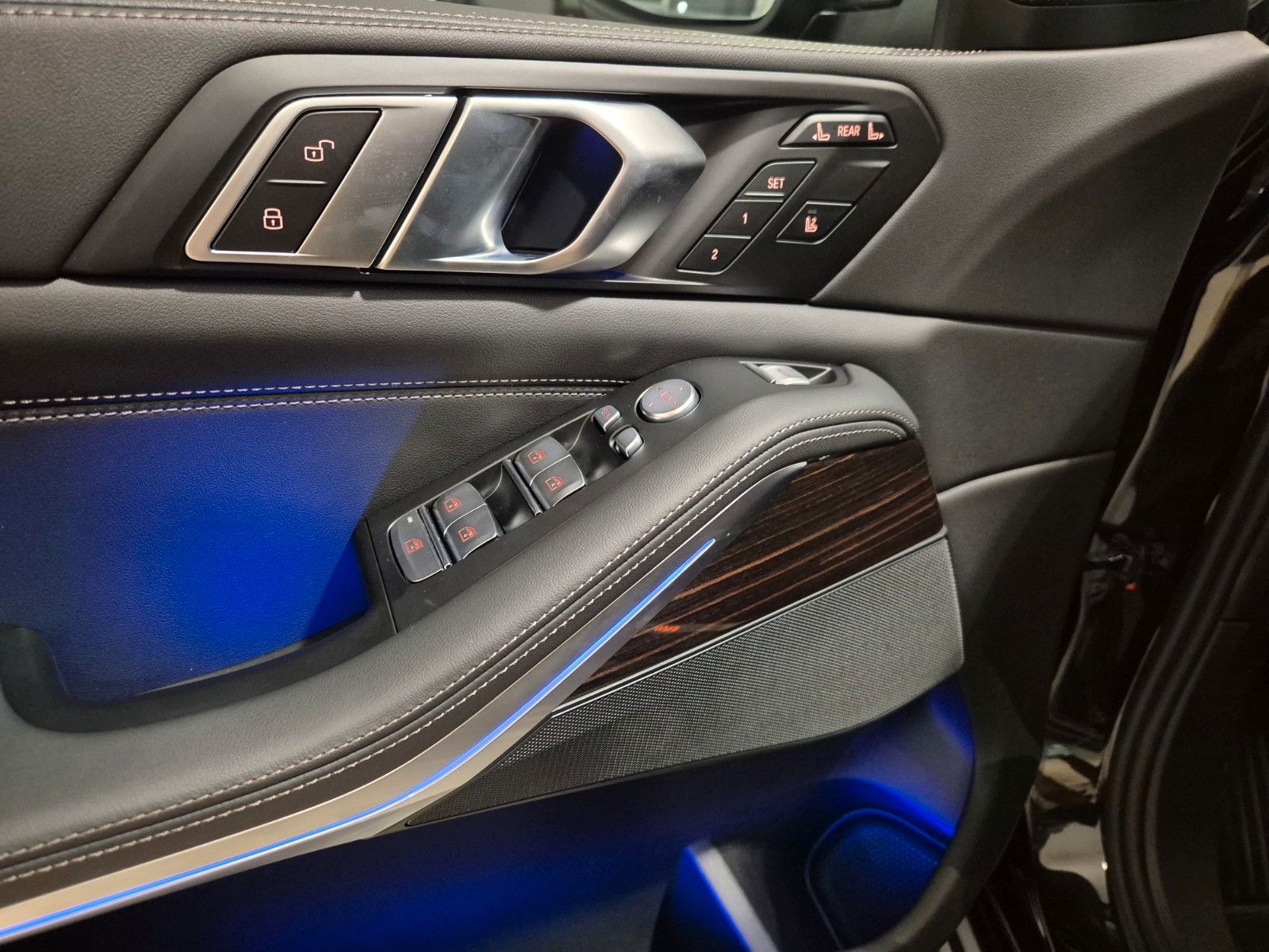 BMW X7 X7 xDrive 40 d/HUD/Pano/AHK/Softclose/7Sitze/LED
