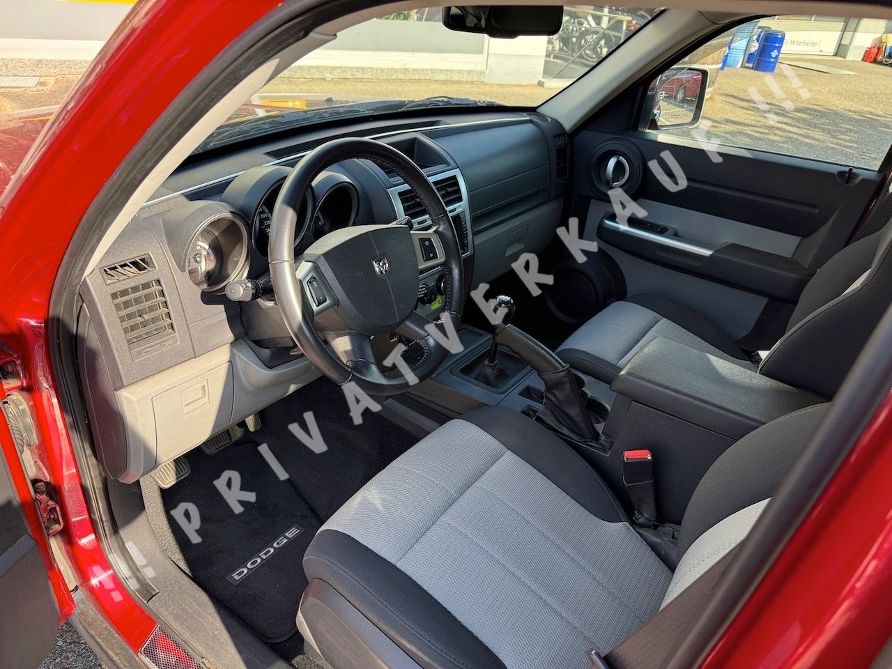 Dodge Nitro Nitro SXT 2.8 CRD 4WD - Handschaltung/Scheckheft