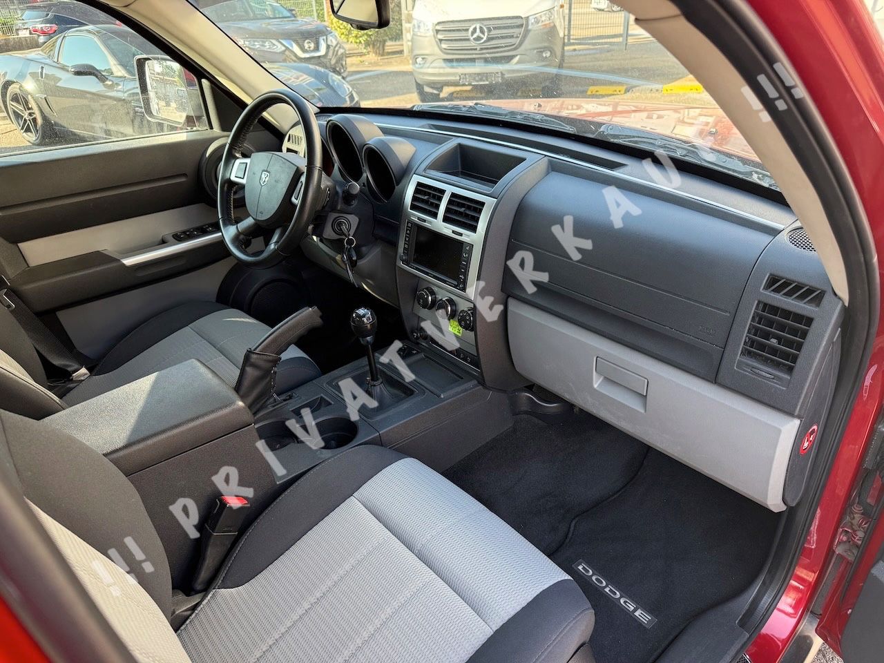 Dodge Nitro Nitro SXT 2.8 CRD 4WD - Handschaltung/Scheckheft