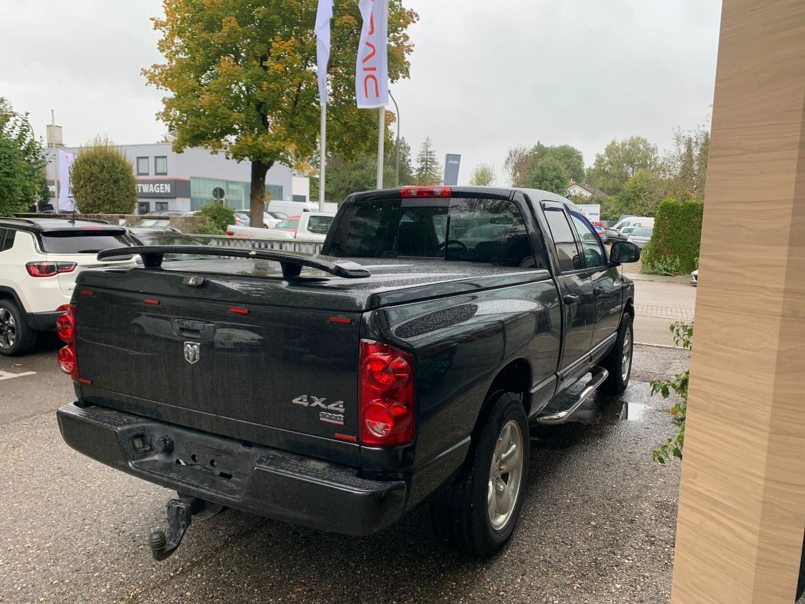 Dodge RAM RAM 1500 Hemi 5,7 Sport mit Gas Top