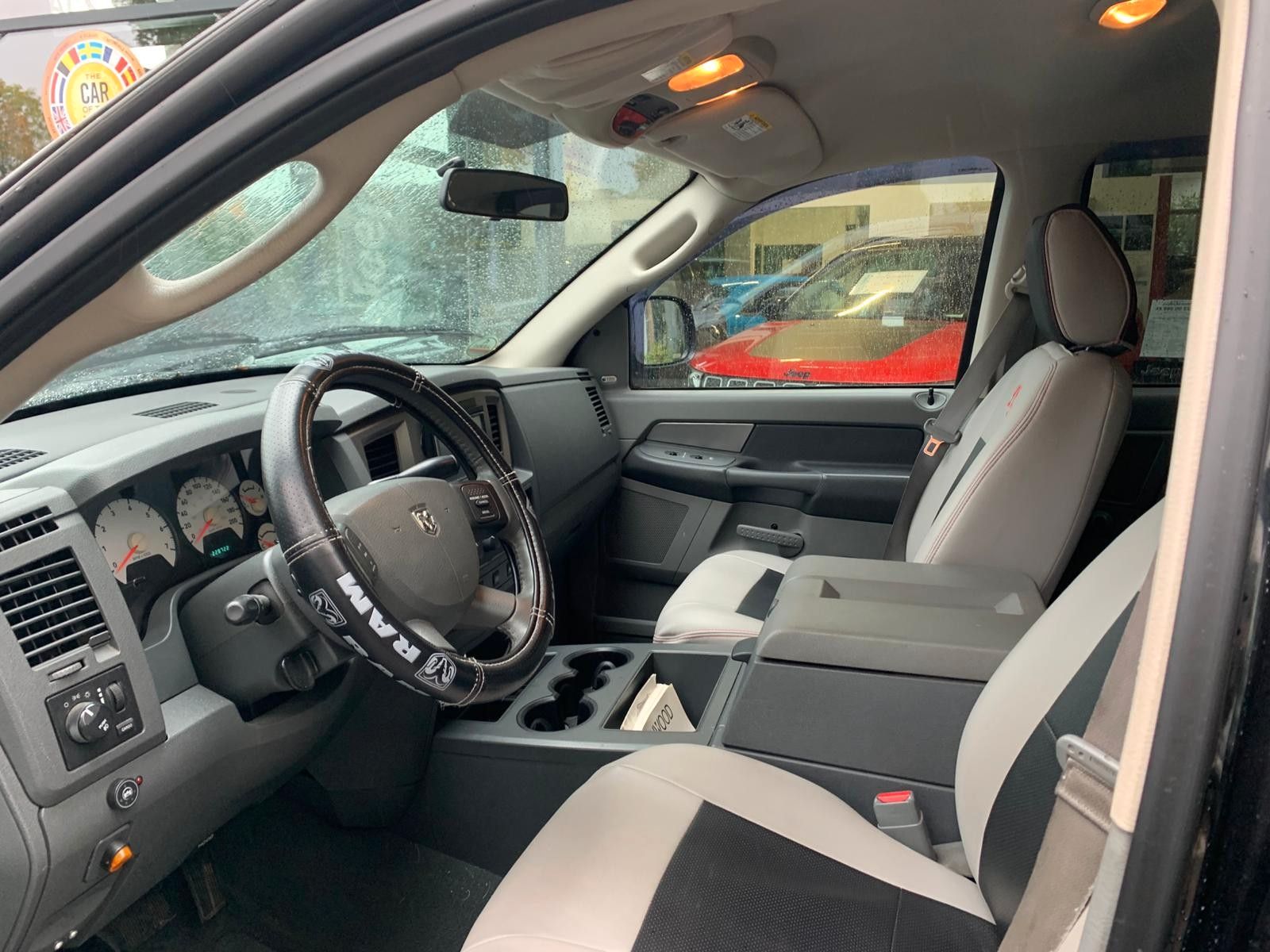 Dodge RAM RAM 1500 Hemi 5,7 Sport mit Gas Top