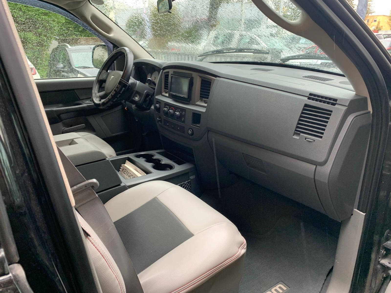 Dodge RAM RAM 1500 Hemi 5,7 Sport mit Gas Top
