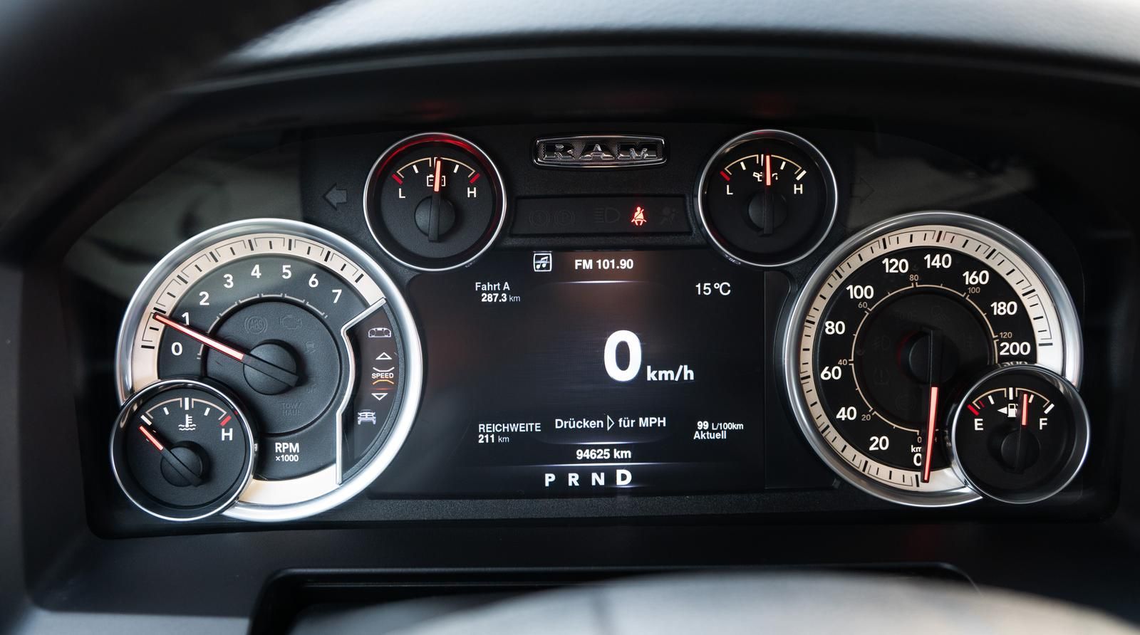 Dodge RAM Ram 1500 Sport 5,7l Quad Cab,Lang,Navi,Sitzhzg.