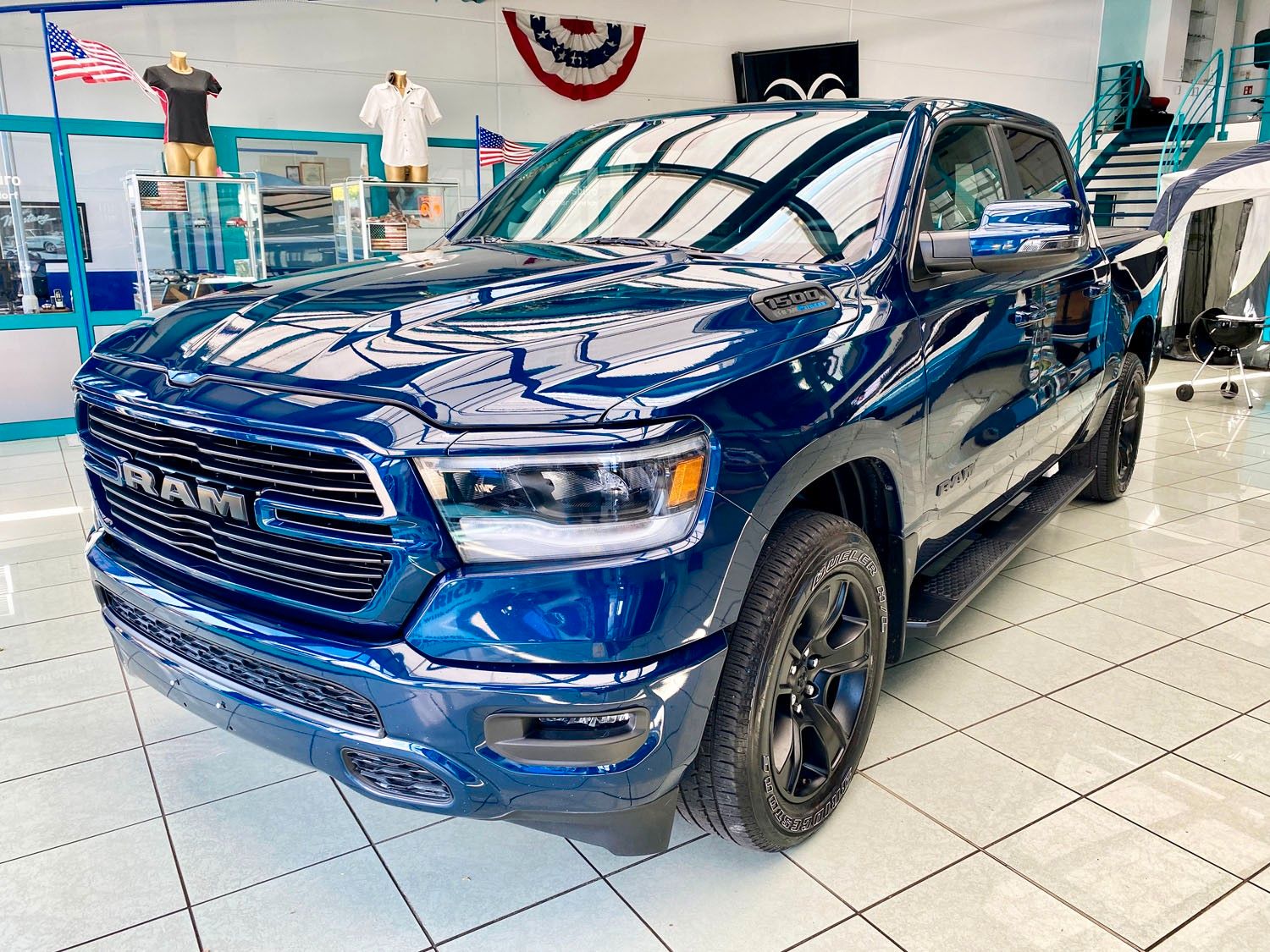 Dodge RAM RAM 5,7 V8 4x4 Sport| ETORQUE|12&quot; NAV|LED|20&quot;ALU