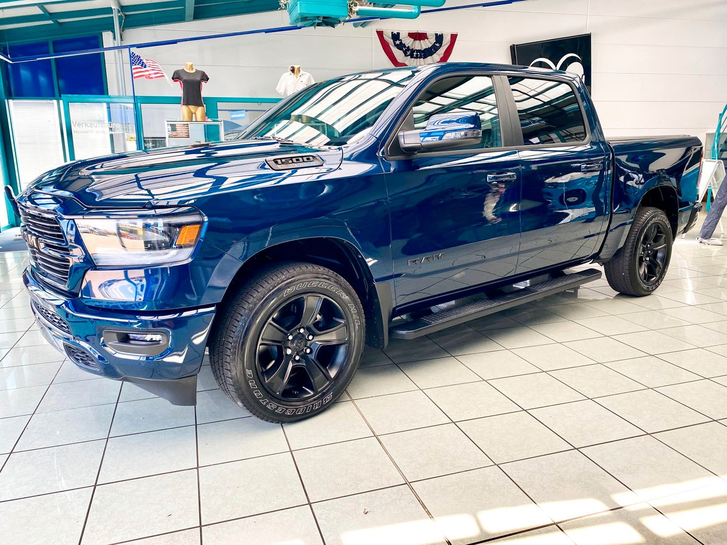 Dodge RAM RAM 5,7 V8 4x4 Sport| ETORQUE|12&quot; NAV|LED|20&quot;ALU