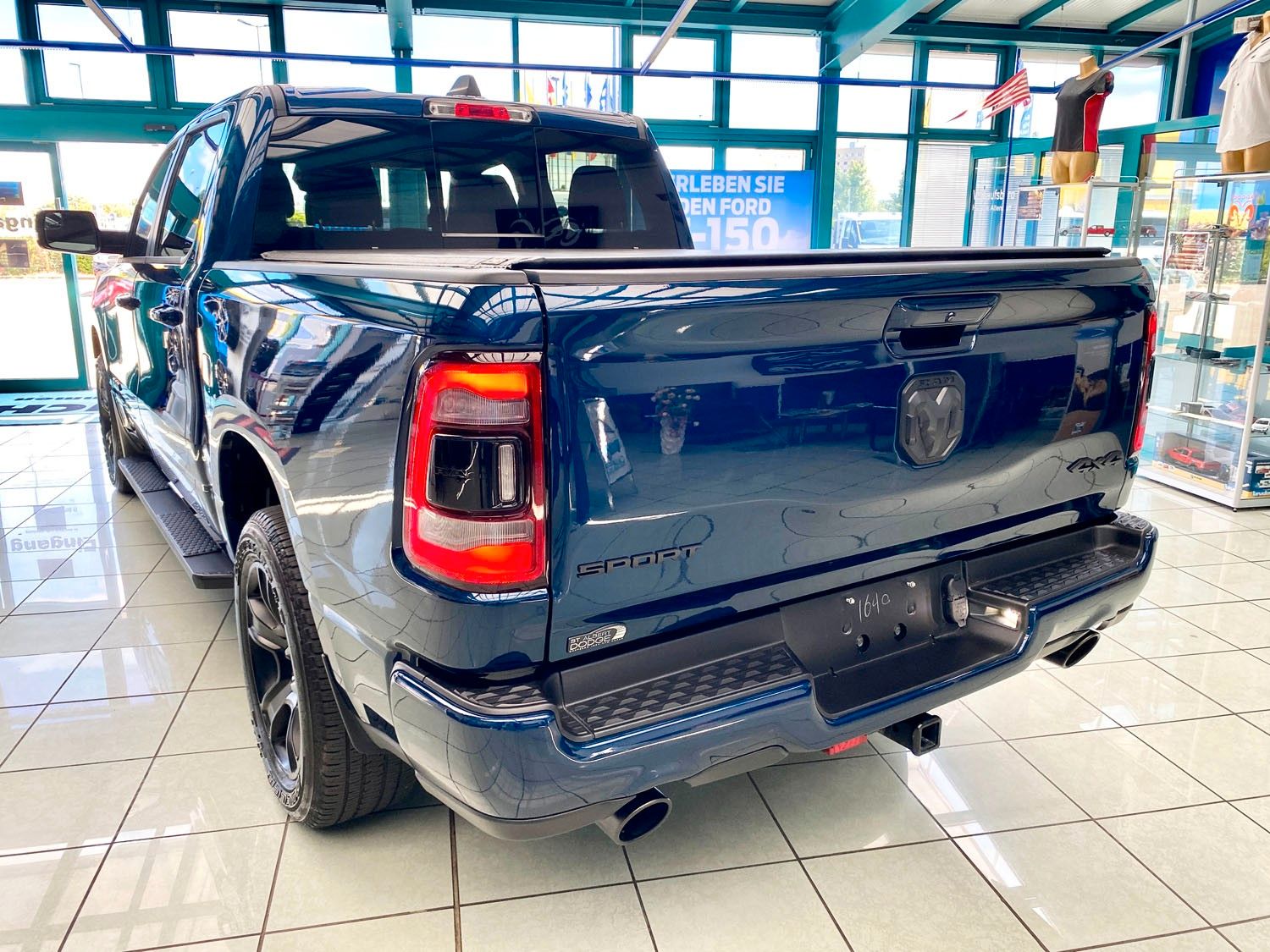 Dodge RAM RAM 5,7 V8 4x4 Sport| ETORQUE|12&quot; NAV|LED|20&quot;ALU