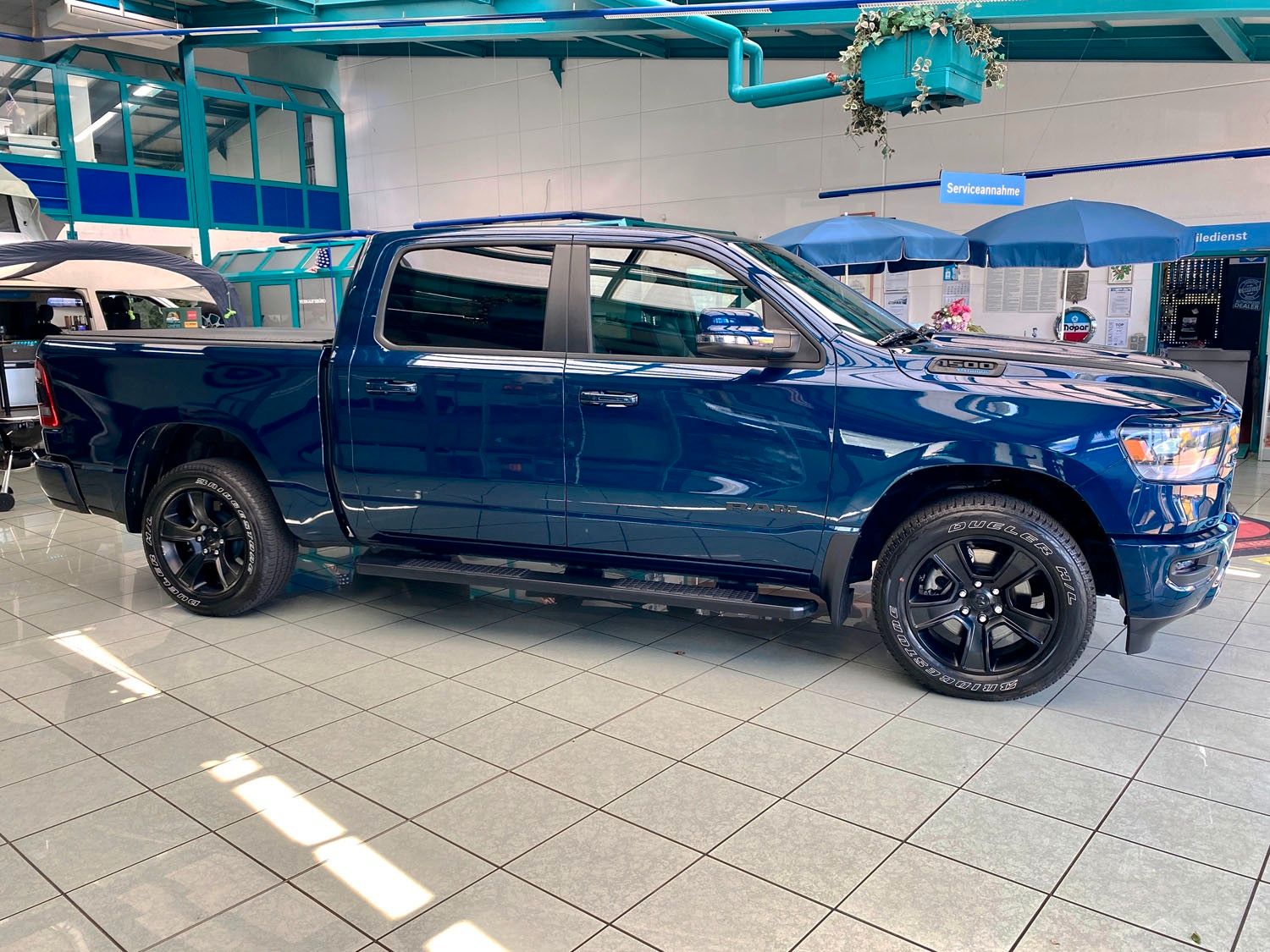 Dodge RAM RAM 5,7 V8 4x4 Sport| ETORQUE|12&quot; NAV|LED|20&quot;ALU