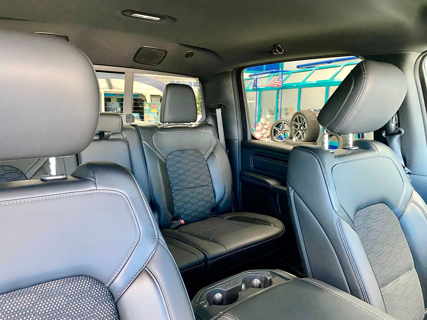 Dodge RAM RAM 5,7 V8 4x4 Sport| ETORQUE|12&quot; NAV|LED|20&quot;ALU