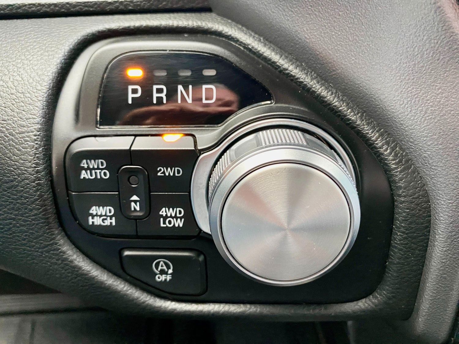 Dodge RAM RAM 5,7 V8 4x4 Sport| ETORQUE|12&quot; NAV|LED|20&quot;ALU