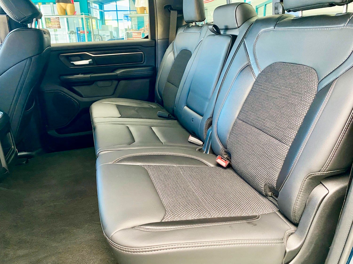 Dodge RAM RAM 5,7 V8 4x4 Sport| ETORQUE|12&quot; NAV|LED|20&quot;ALU