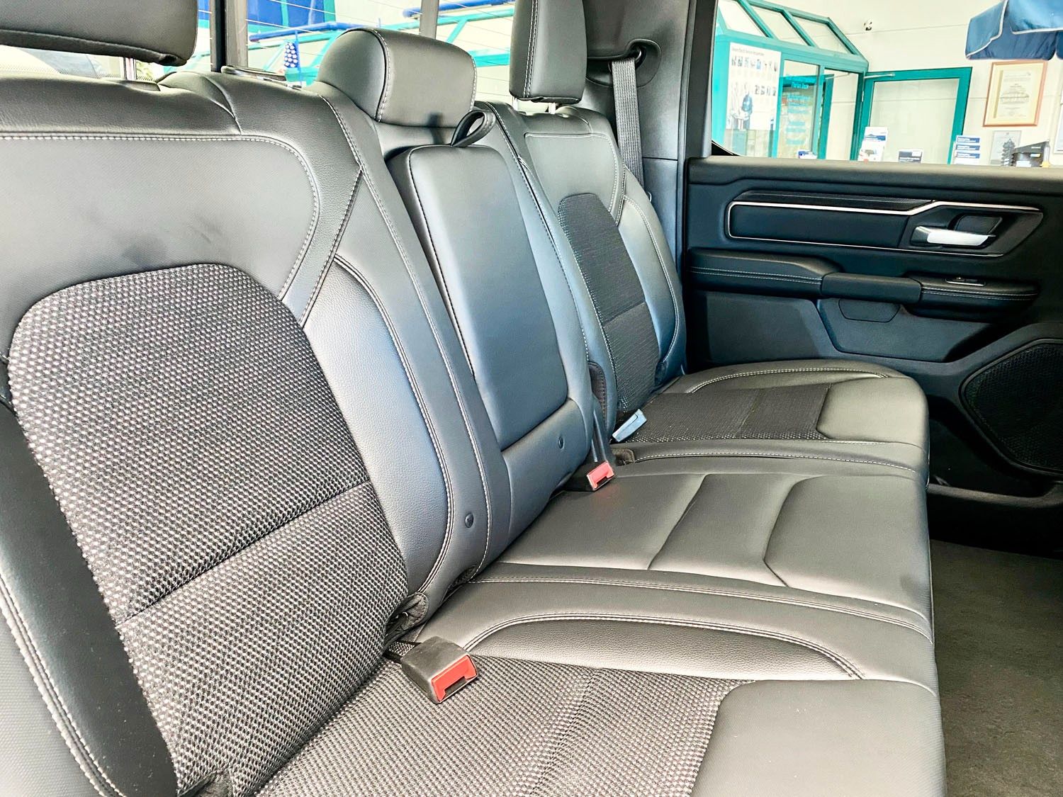 Dodge RAM RAM 5,7 V8 4x4 Sport| ETORQUE|12&quot; NAV|LED|20&quot;ALU
