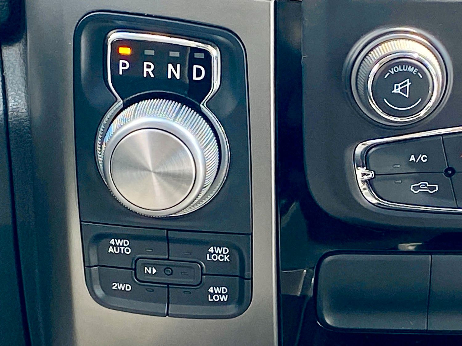 Dodge RAM RAM 5,7 V8 Crew Cab Sport|HÖHER &amp; BREITER|1.HAND