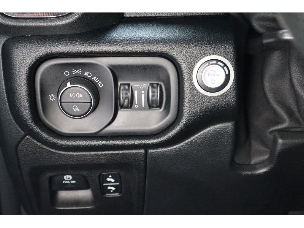 Dodge RAM RAM Laramie GT NIGHT LPG, Pano, Leder