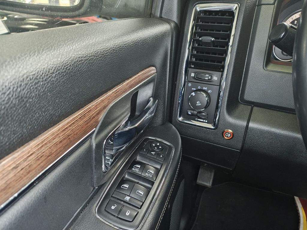 Dodge RAM RAM Laramie Quad Cab Hardtop LPG