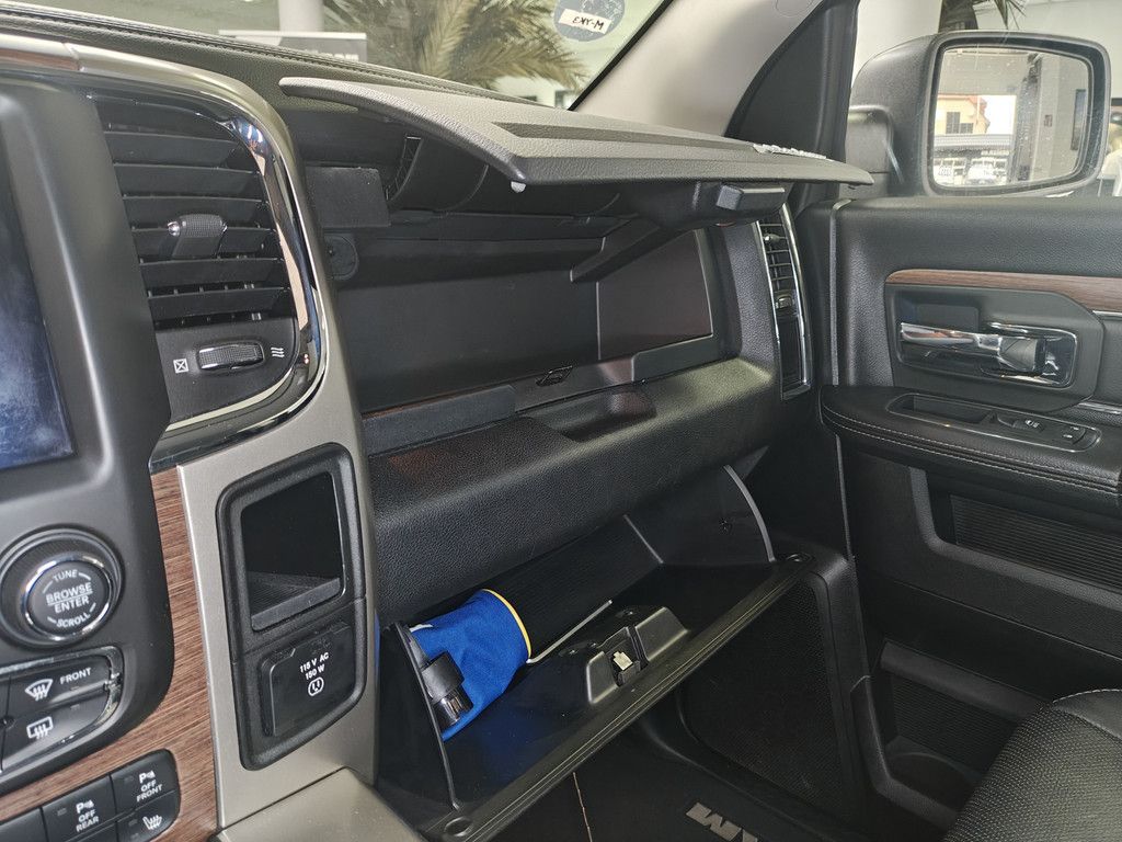 Dodge RAM RAM Laramie Quad Cab Hardtop LPG