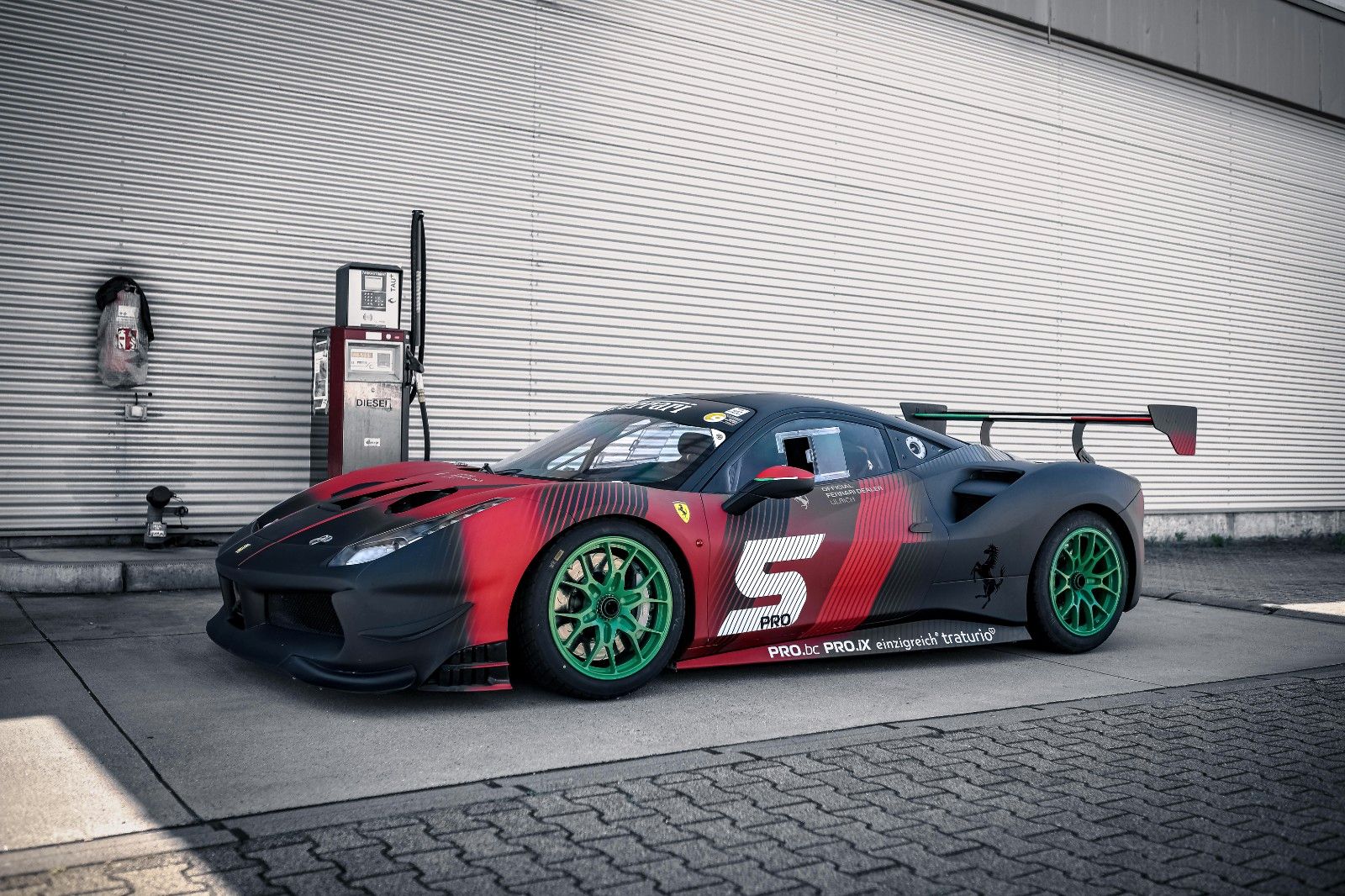 Ferrari 488 GTB 488 Challenge EX Genter / Lauer RACING