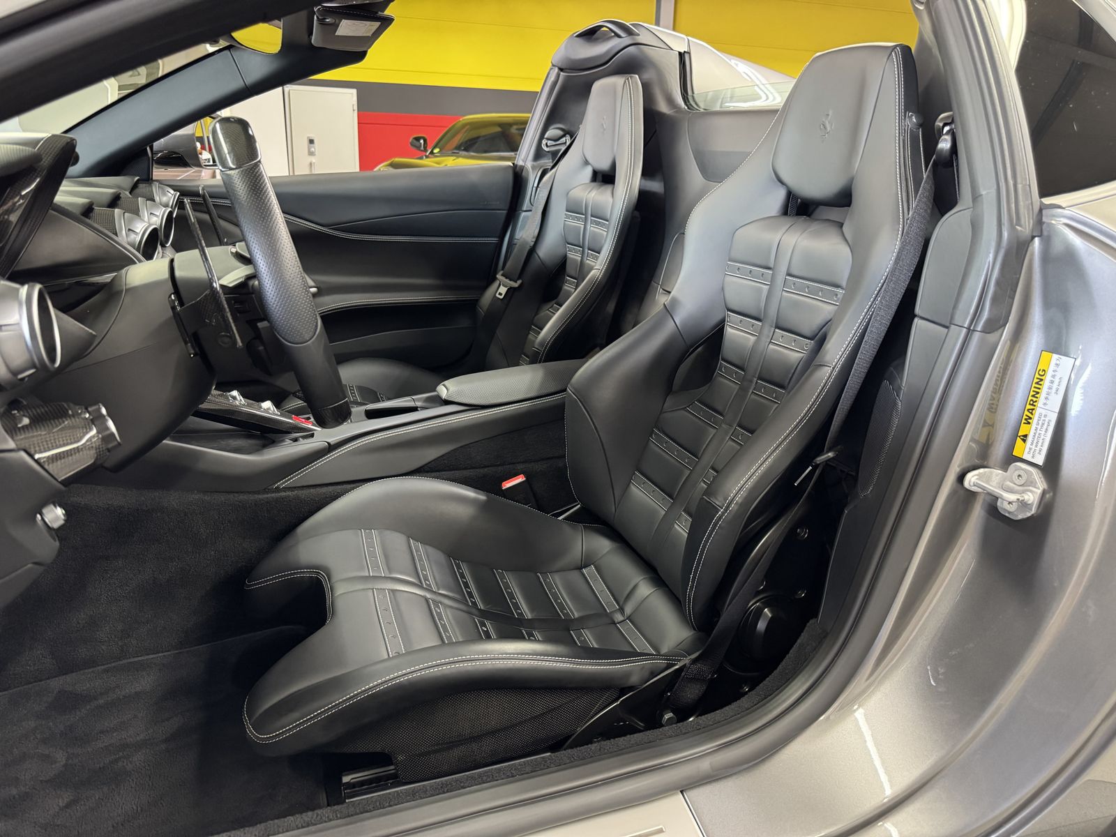 Ferrari 812 812 GTS 1. Hand*u-frei*Racing Seats*LED-Lenkrad