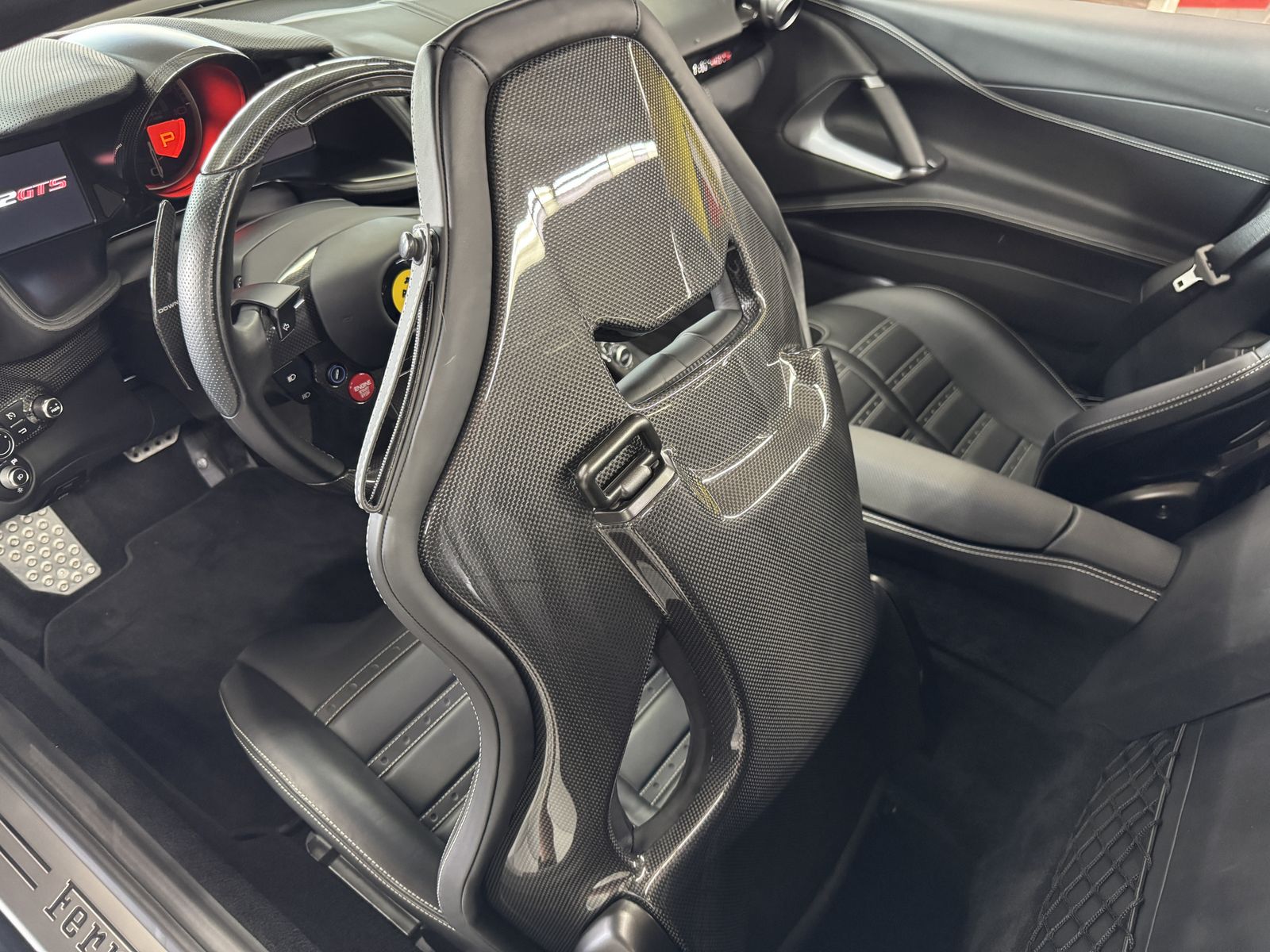 Ferrari 812 812 GTS 1. Hand*u-frei*Racing Seats*LED-Lenkrad