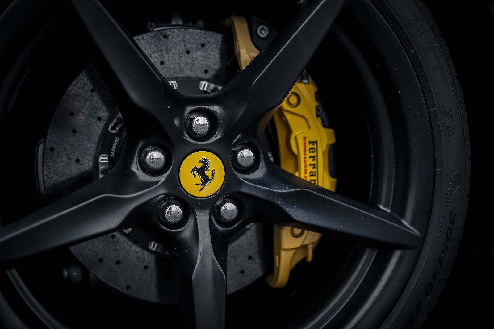Ferrari F8 F8 Spider DCT *Beifahrer- Display* Carbon