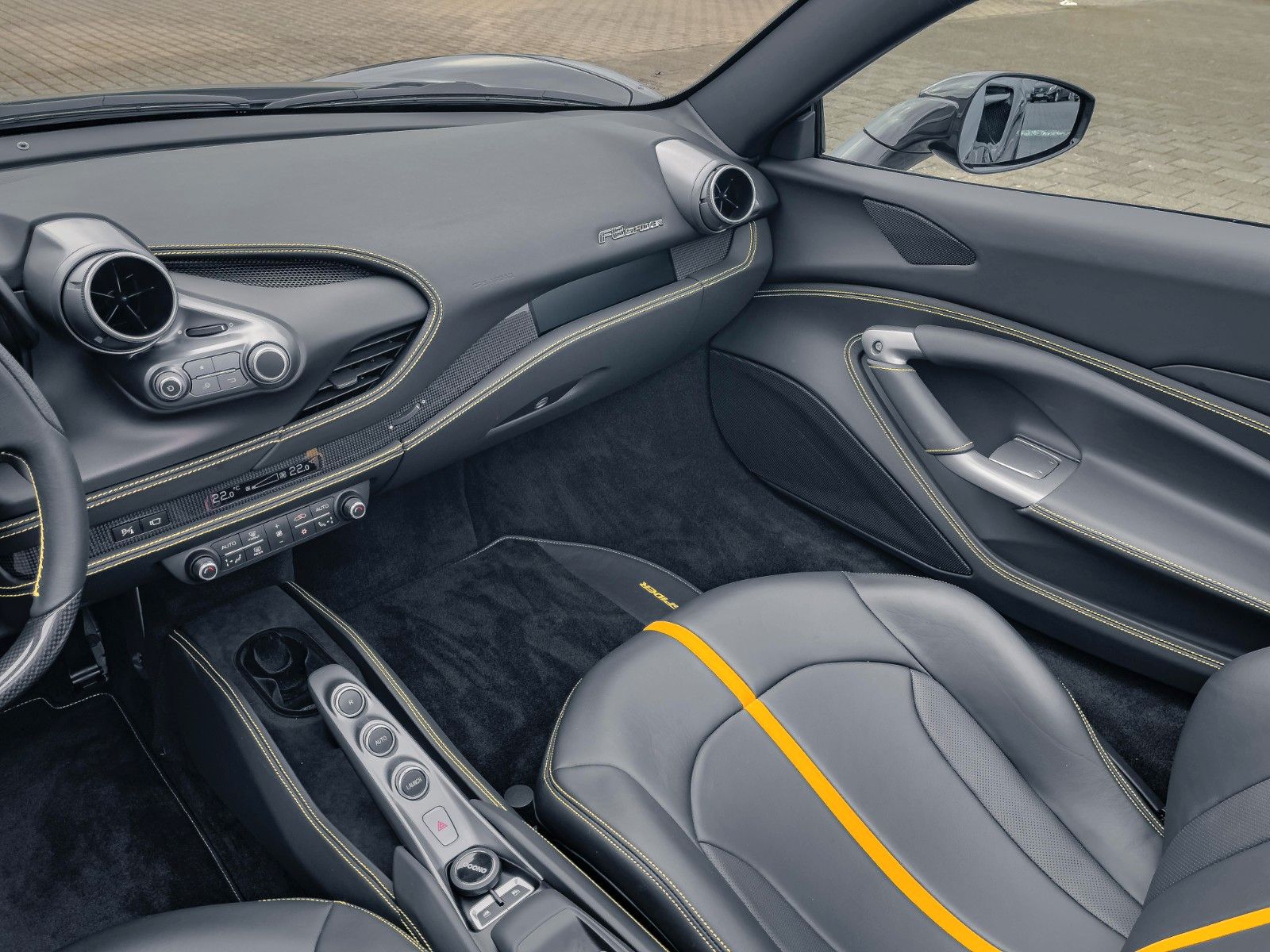 Ferrari F8 F8 Spider DCT *Beifahrer- Display* Carbon