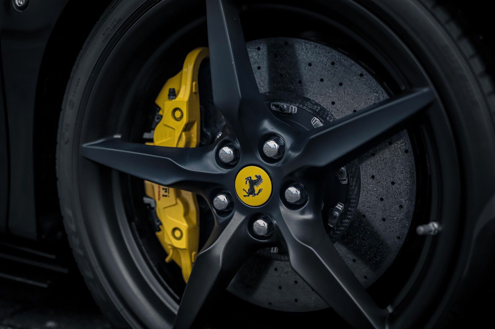 Ferrari F8 F8 Spider DCT *Beifahrer- Display* Carbon