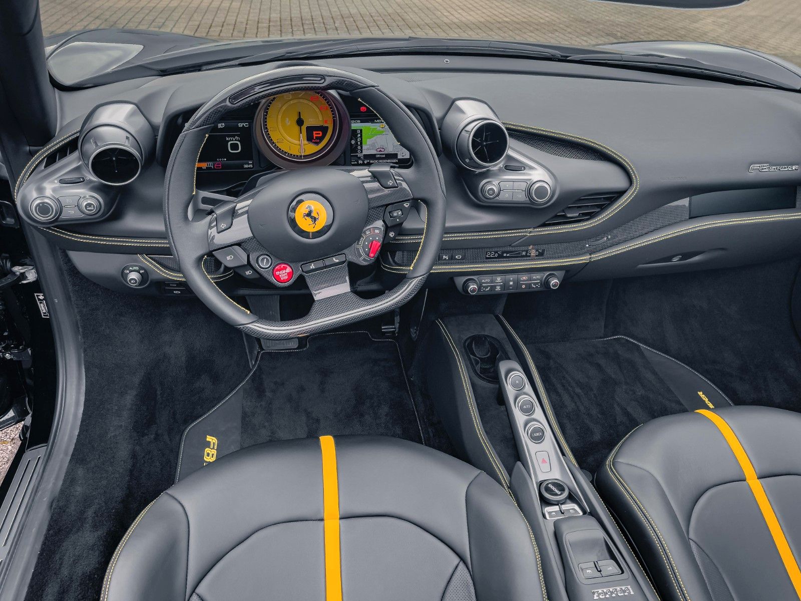 Ferrari F8 F8 Spider DCT *Beifahrer- Display* Carbon