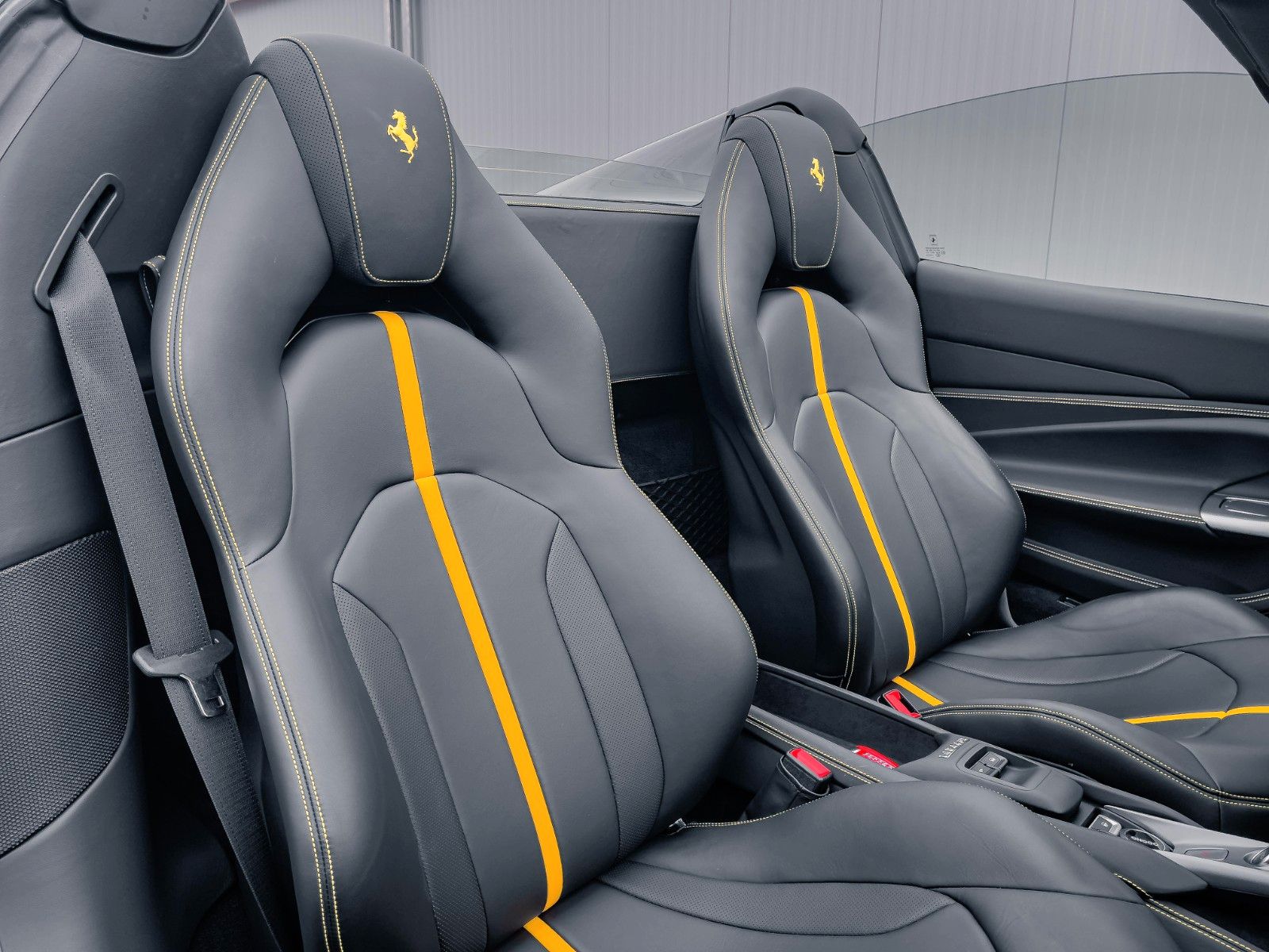 Ferrari F8 F8 Spider DCT *Beifahrer- Display* Carbon