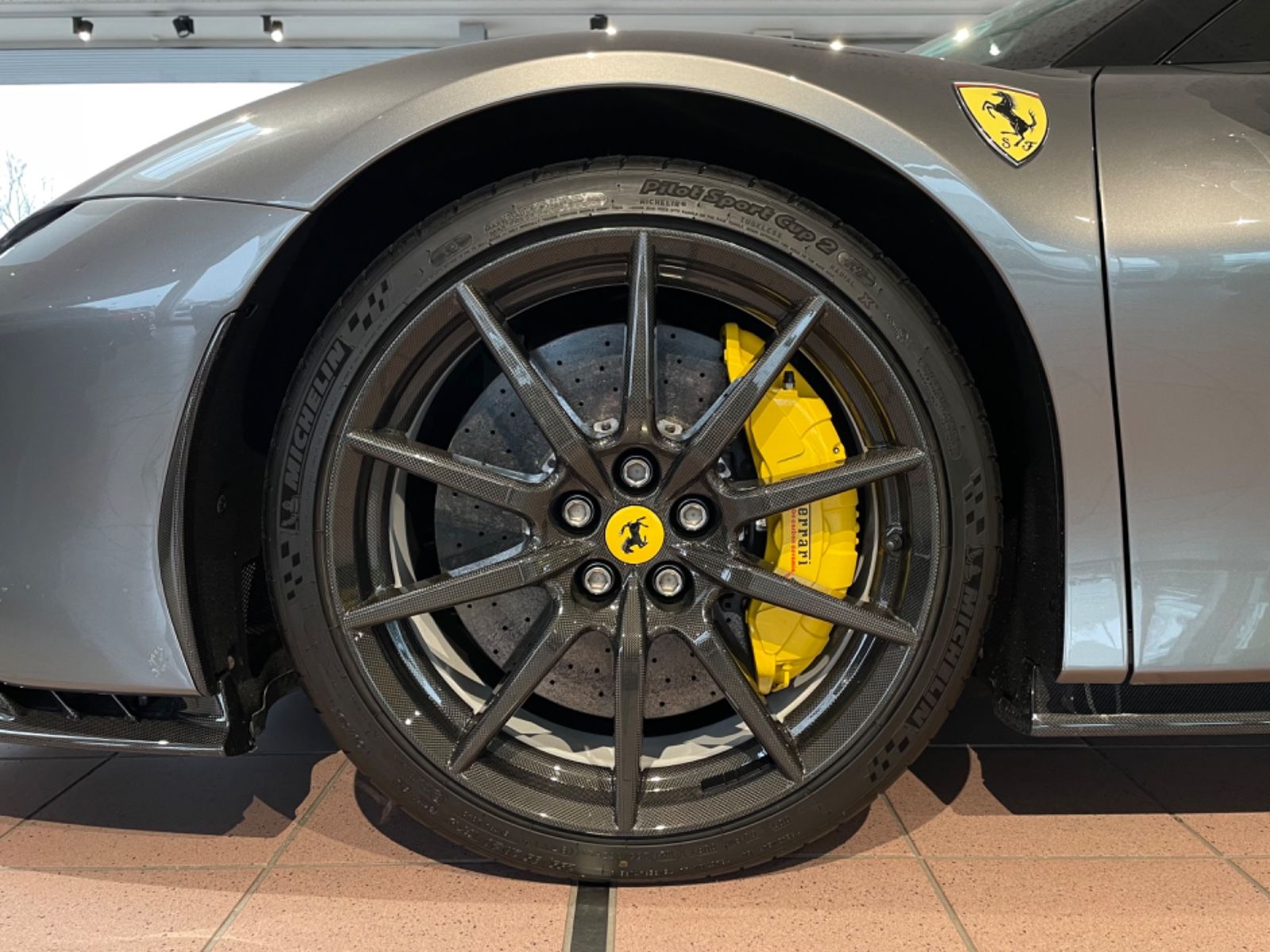 Ferrari SF90 SF90 Spider / Assetto Fiorano / 10x Carbon